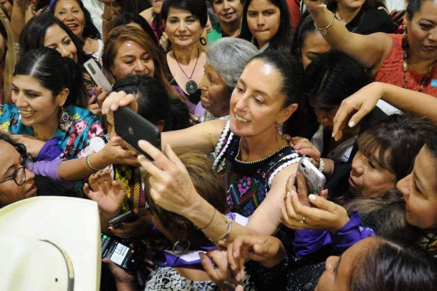 Recibe Sheinbaum espaldarazo de gobernadoras en reunión por el Día de la Mujer