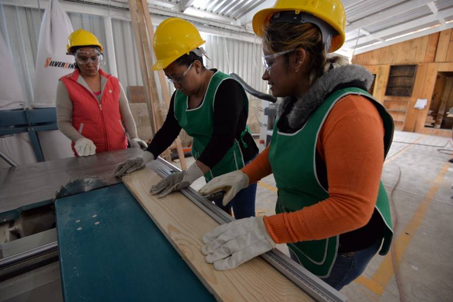 En 2022 hubo más mujeres trabajando pero con salarios más bajos: CIEP