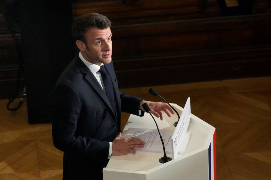 Macron propone inscribir la libertad de abortar en la Constitución francesa