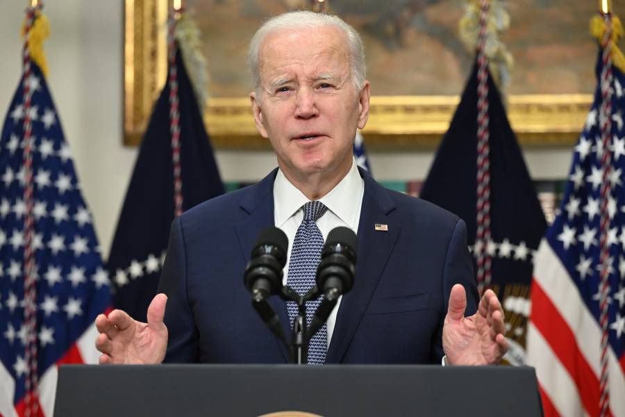 Biden defiende sistema bancario de EEUU tras quiebras