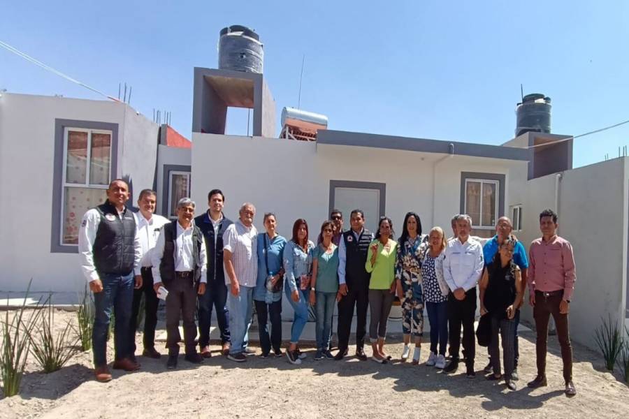 Sedatu entrega viviendas nuevas a familias damnificadas en Edomex