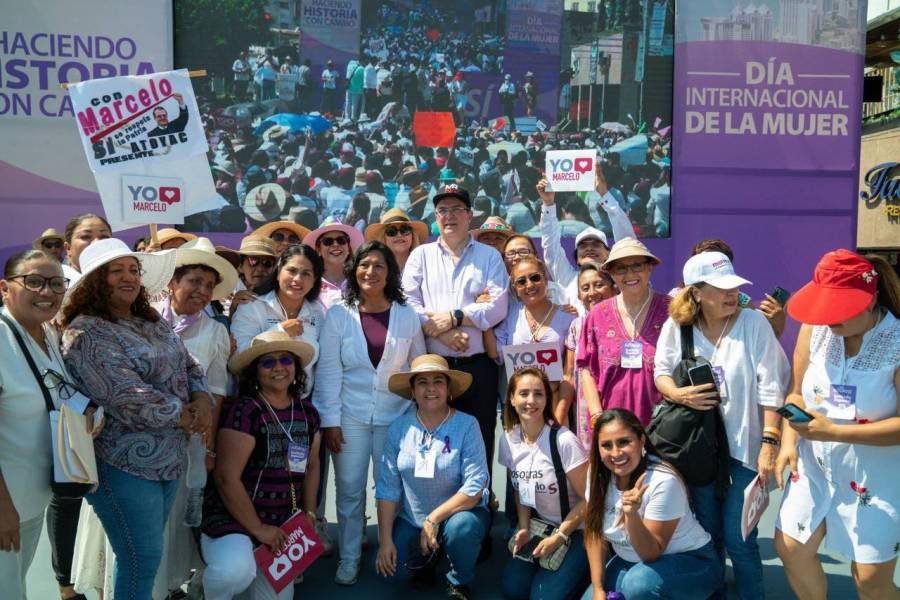 Marcelo Ebrard encabeza marcha por las mujeres en Acapulco