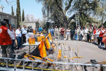 Alcalde de Gustavo A. Madero entreg&oacute; herramienta de trabajo a panteones de la alcald&iacute;a