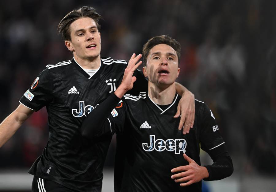 Vlahovic y Chiesa meten a la Juventus en cuartos de la Europa League