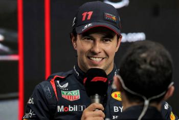 Sergio Pérez logra la 'pole' del GP de Arabia Saudita, Alonso saldrá segundo
