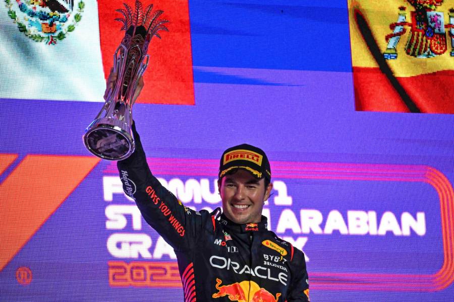 Sergio Pérez gana en Arabia Saudita, Verstappen segundo tras gran remontada