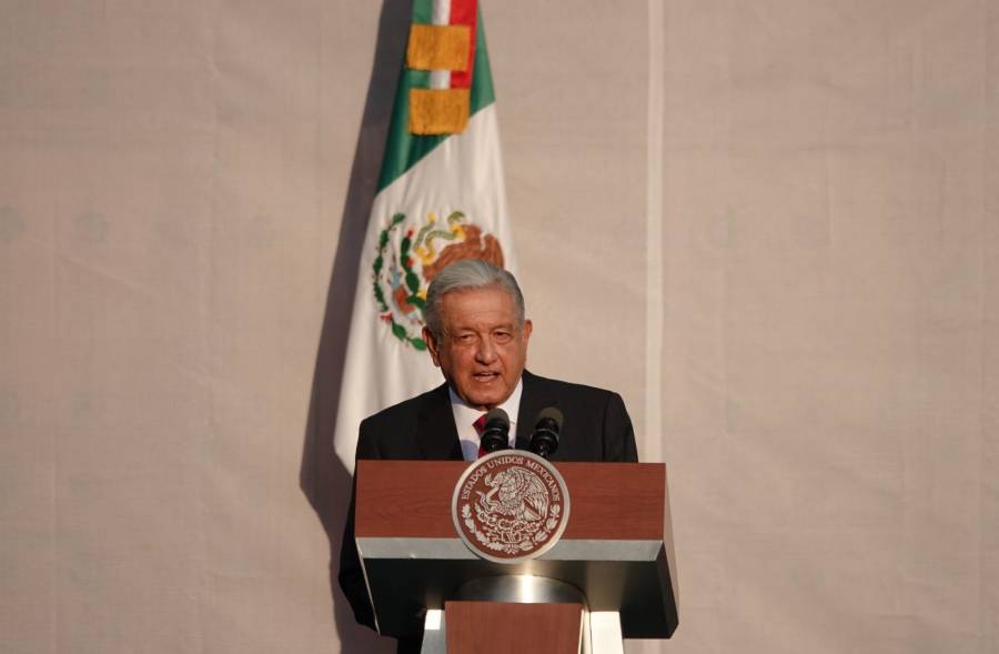AMLO reprueba la quema de una imagen de Norma Piña durante el mitin del sábado