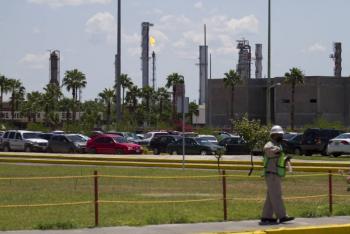 Pemex aseguró que el humo amarillo en refinería Cadereyta no representó un riesgo para la población