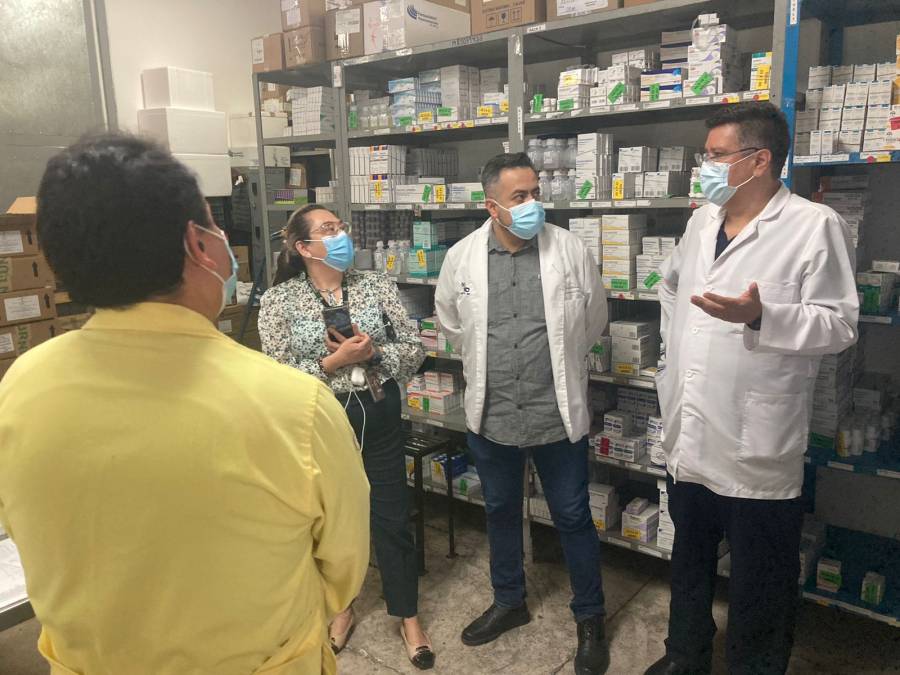 Directivos de Sedesa visitan hospitales para supervisar abasto de medicinas