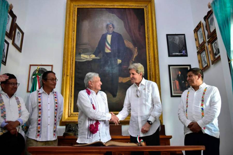 Kerry ve sabiduría en AMLO; futuros de EU y México están unidos