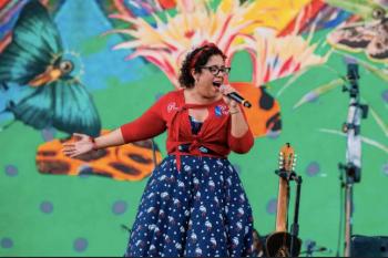 LA SANTA CECILIA ENCANTA AL VIVE LATINO Y PRESENTA CUATRO COPAS: BOHEMIA EN LA FINCA ALTOZANO