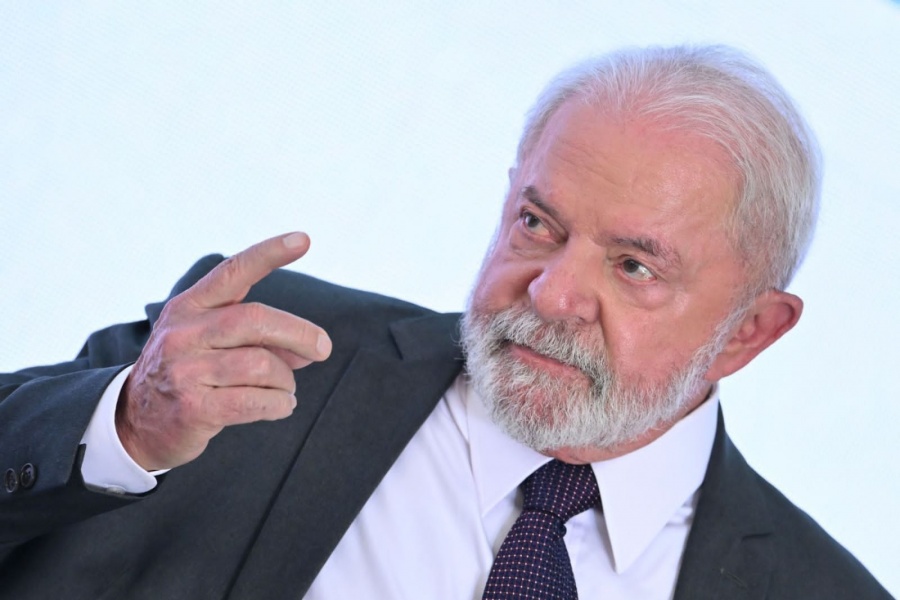 Lula suspende indefinidamente viaje a China por una neumonía