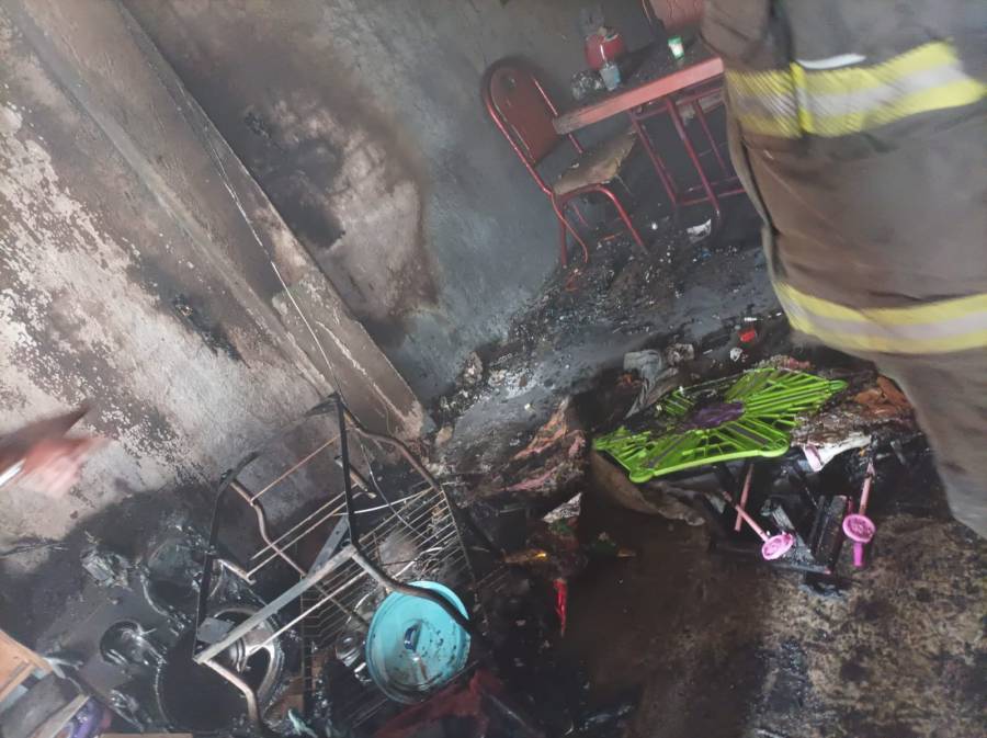 Bomberos de la CDMX controlan incendio en alcaldía Cuauhtémoc
