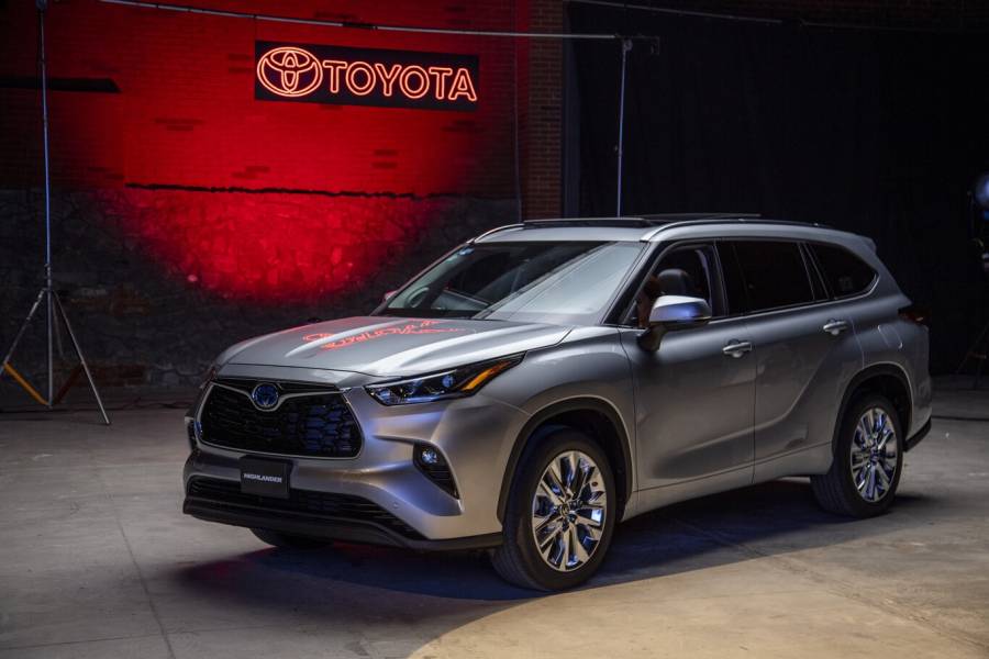 La Toyota Highlander llega al 2023 con motor h&iacute;brido el&eacute;ctrico en todas sus versiones