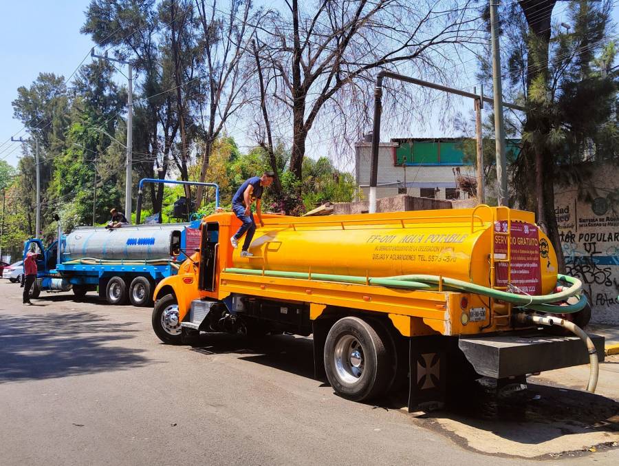 GobCDMX analiza comprar o rentar más pipas de agua para este periodo de sequía