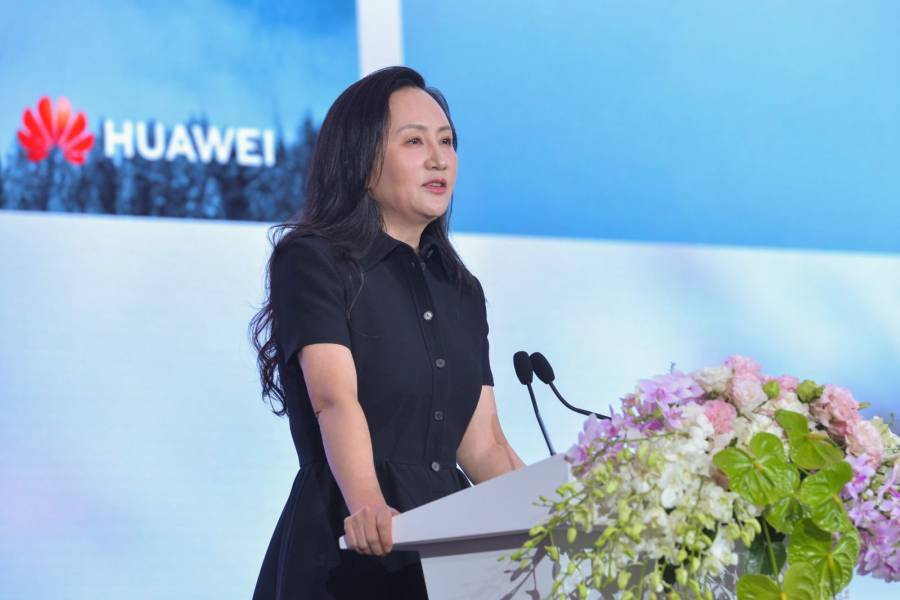 Ganancias de Huawei se desploman e hija del fundador asume presidencia
