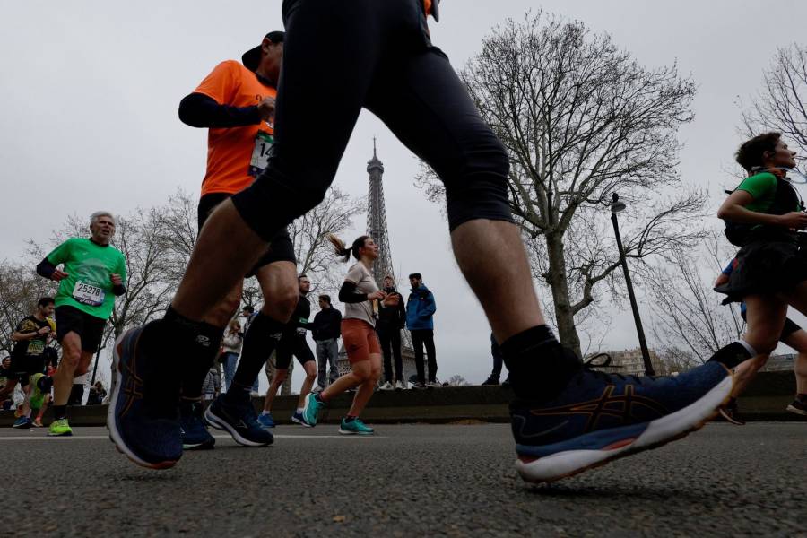 El etíope Abeje Ayana gana el maratón de París