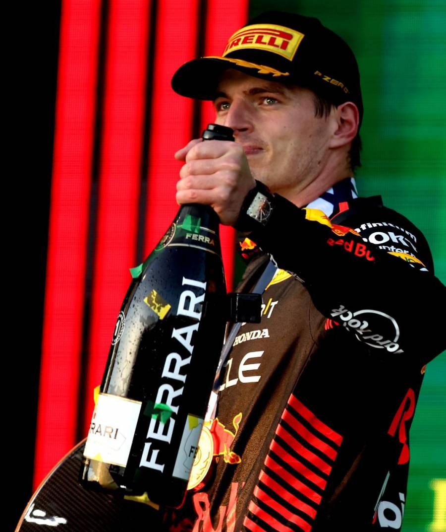 Verstappen, sin rival, gana en Australia tras una carrera ca&oacute;tica
