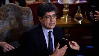 Presidente de Ecuador acept&oacute; renuncia de su canciller