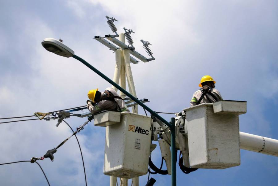 Monopolios energéticos en México, garantizan bajo precio de la luz: AMLO