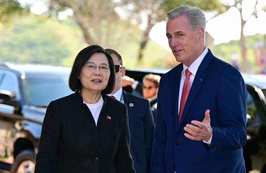 China despliega buques de guerra cerca de Taiwán tras la reunión Tsai-McCarthy