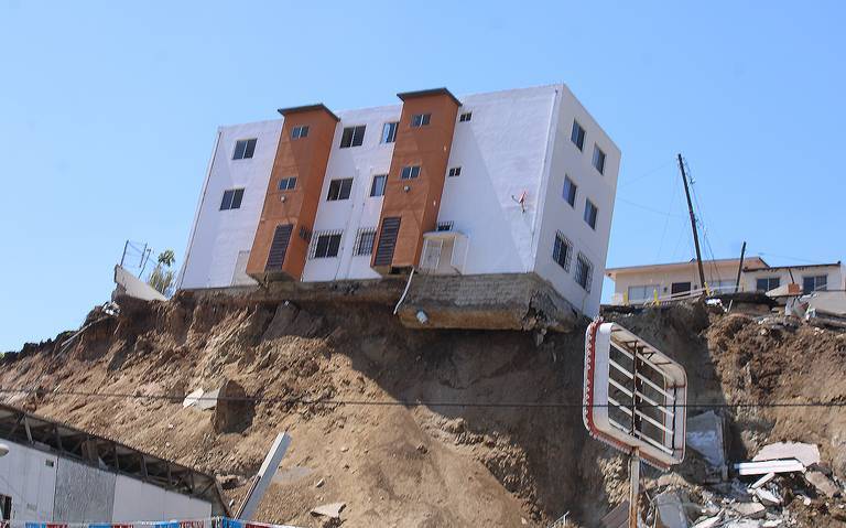 Edificio en Tijuana se derrumba, estaba en riesgo de colapso