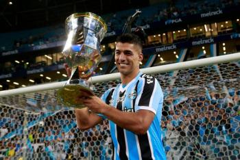 Luis Su&aacute;rez decisivo en coronaci&oacute;n de Gremio en campeonato regional de Brasil