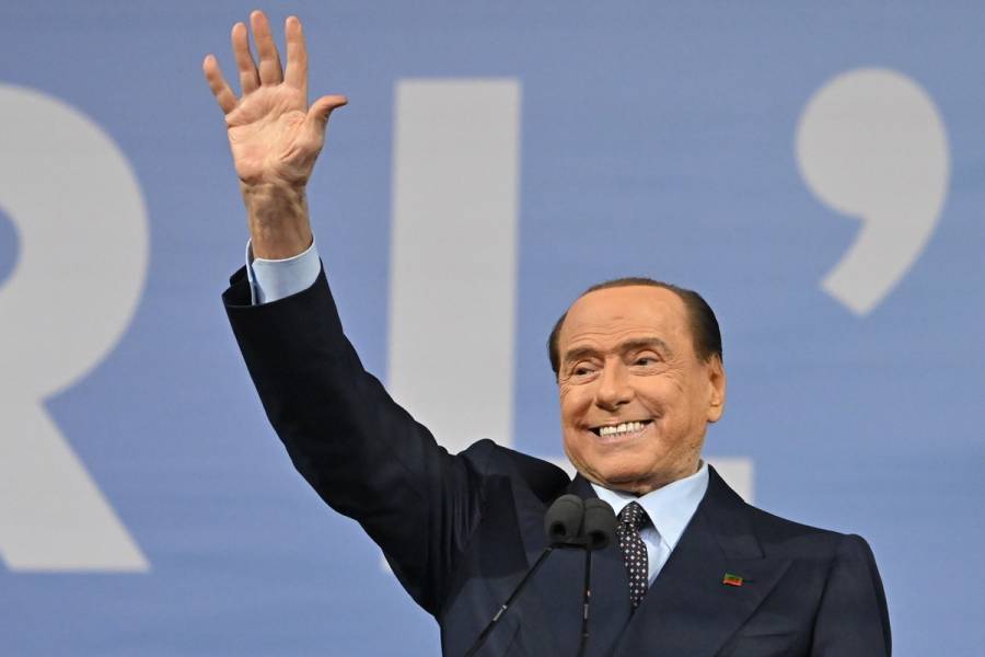 Mejora la salud de ex primer ministro italiano Berlusconi, según los médicos