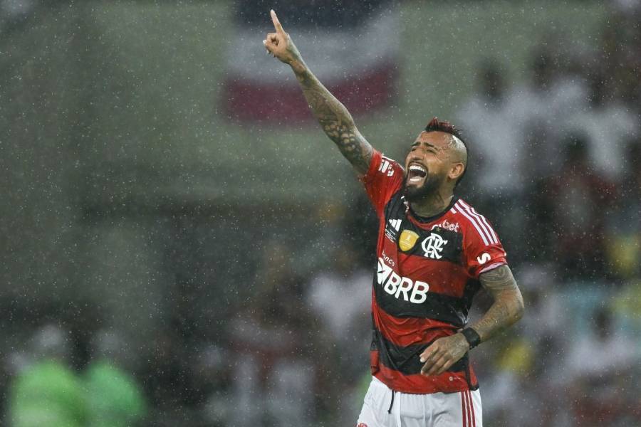 Arturo Vidal se recupera en hospital de Rio de infecci&oacute;n en el brazo