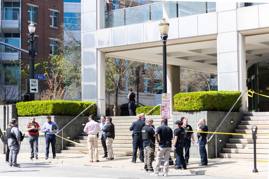 Tiroteo en banco de Kentucky, EEUU, deja al menos 5 muertos