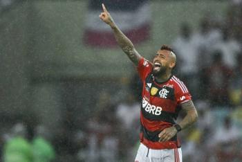 Arturo Vidal se recupera en hospital de Rio de infecci&oacute;n en el brazo