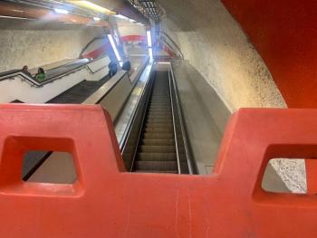 Cortan banda de escalera eléctrica en estación Tacubaya; Metro pide no vandalizar
