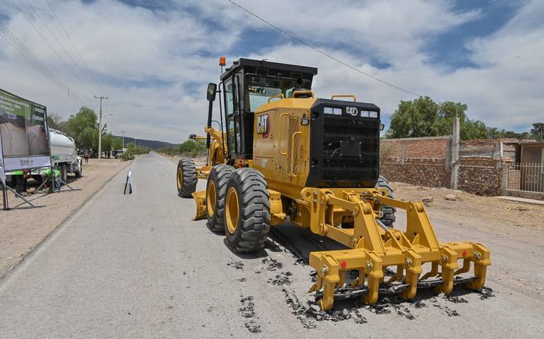 Inician obras en camino Bledos-Cabras en Villa de Reyes, beneficiará a 11 comunidades