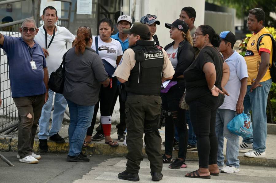 Al menos 12 presos muertos en enfrentamientos en cárcel en Ecuador