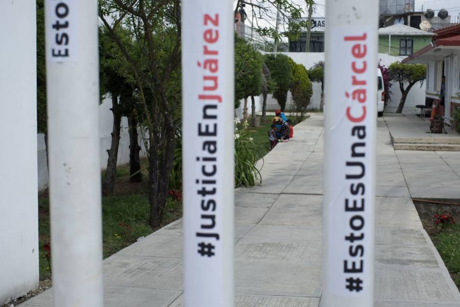 Detienen en Ciudad Juárez a contralmirante que mandó cerrar las celdas en el incendio del INM