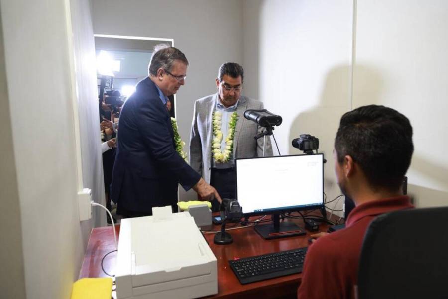 Marcelo Ebrard inaugura oficina para expedir pasaportes en Tepeaca, Puebla