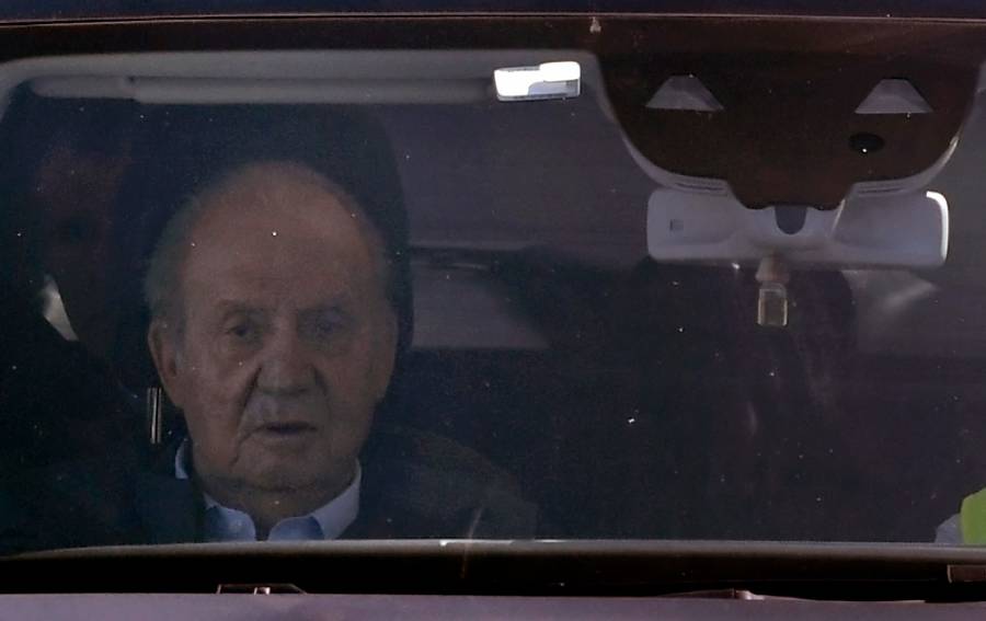 Juan Carlos I vuelve a Espa&ntilde;a con m&aacute;s sigilo que la primera vez