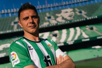 Betis Joaqu&iacute;n anuncia su retiro