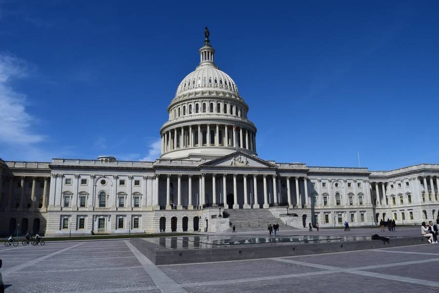 Cámara de Representantes de EEUU aprueba prohibir atletas trans en deportes femeninos