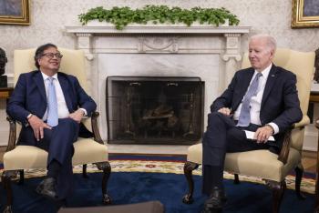 Petro propone a Biden levantar sanciones a Venezuela si cumple 