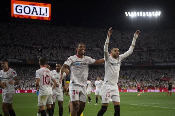Sevilla elimina al United y se cita con la Juve en semis de Europa League