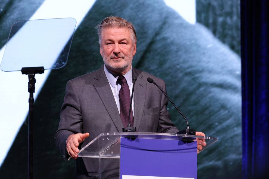 Cargos contra Alec Baldwin por homicidio involuntario son retirados formalmente