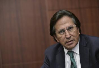 Alejandro Toledo, expresidente de Per&uacute;, se entrega en EEUU para su extradici&oacute;n