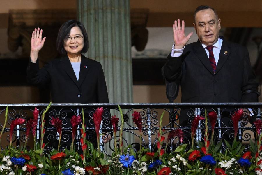Presidente de Guatemala emprende viaje a Taiwán marcado por tensiones con China