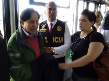 Ex presidente Alejandro Toledo es detenido al llegar a Per&uacute;