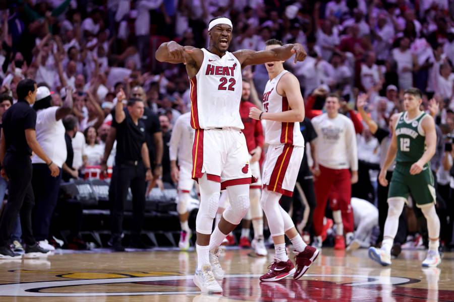NBA | Jimmy Butler explota con 56 puntos y deja a Bucks al borde de la eliminaci&oacute;n