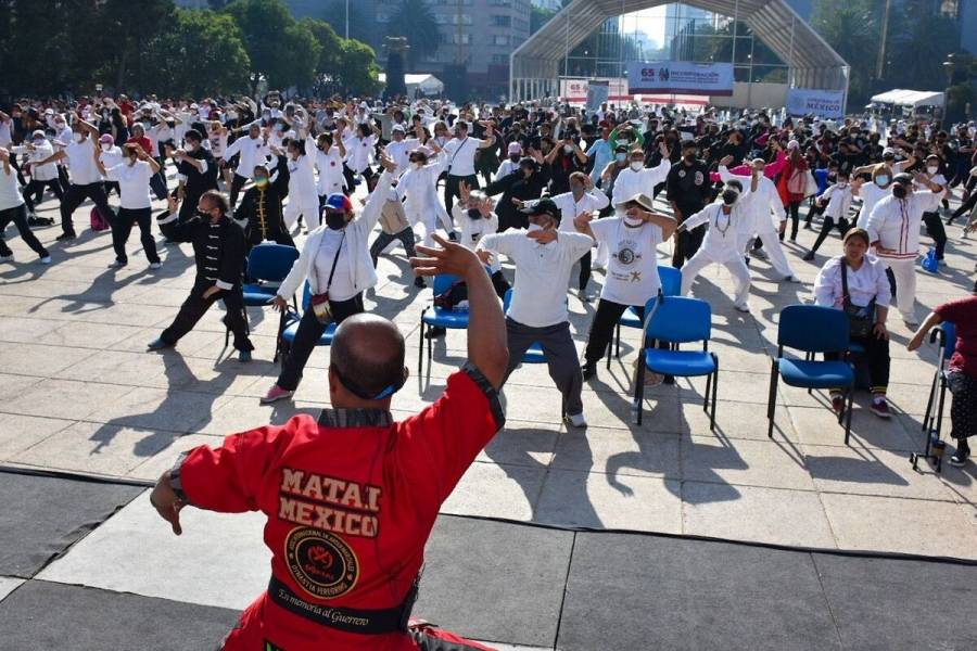 “México con el Mundo, Unidos por el Tai Chi” en el Monumento a la Revolución