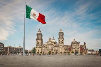 Buscan cambiar de nombre al Zócalo de la CDMX en el marco del bicentenario de la República Federal