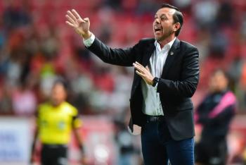 Oficial: Cesan a Eduardo Fentanes como DT de Santos