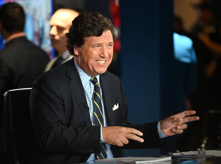 Presentador estrella Tucker Carlson se va de Fox News